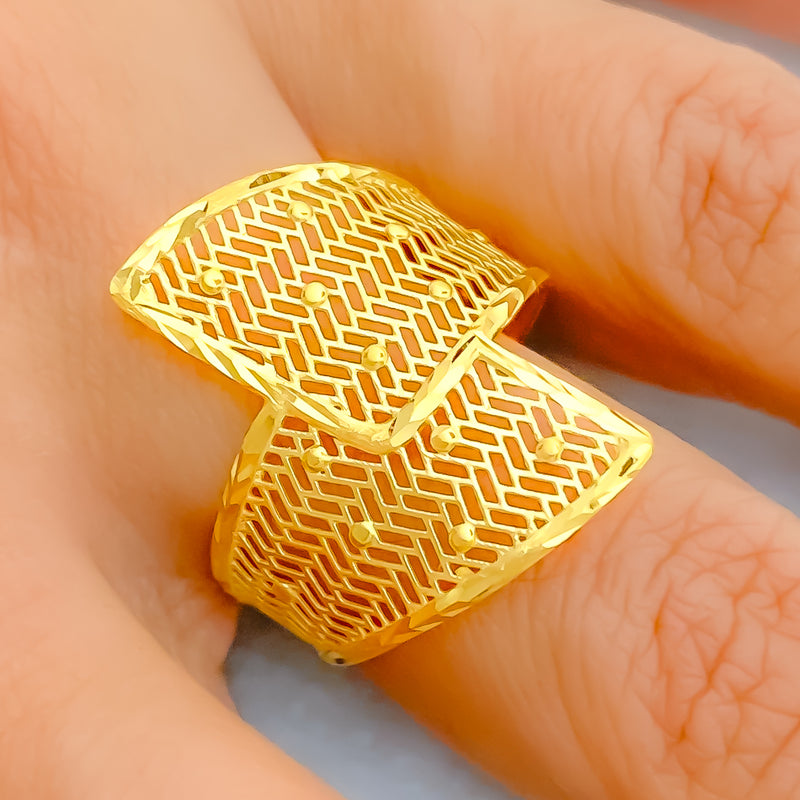 Contemporary Overlapping 21K Gold Ring
