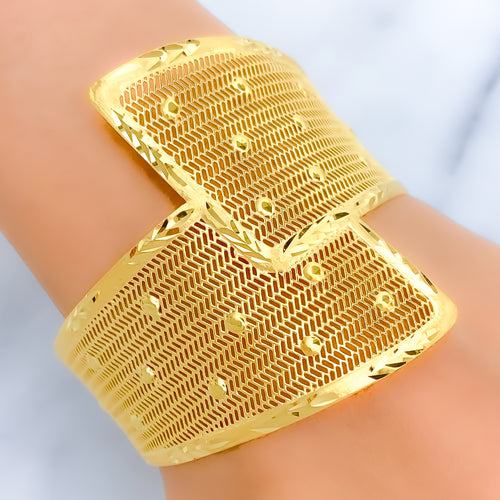 Contemporary Over Lapping 21K Gold Bangle Bracelet