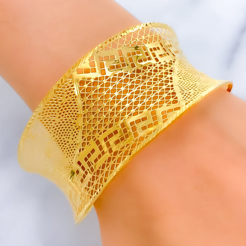 Majestic Tapered 21K Gold Mesh Bangle Bracelet