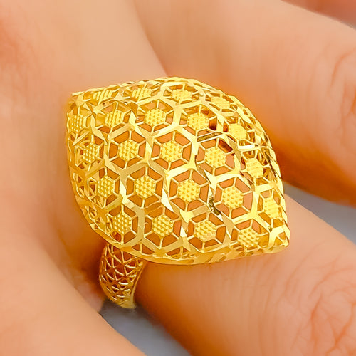 luscious-leaf-22k-gold-ring