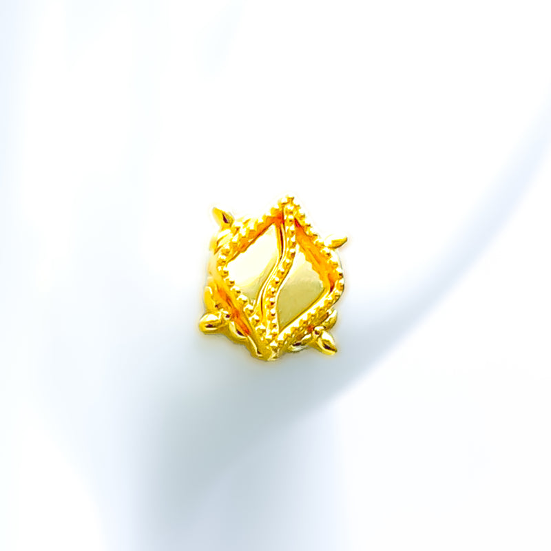 stylish-intricate-21k-gold-earrings