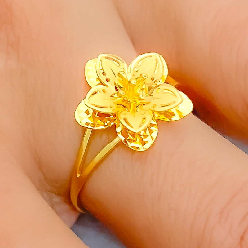 Sparkling Cutwork 22K Gold Floral Ring 