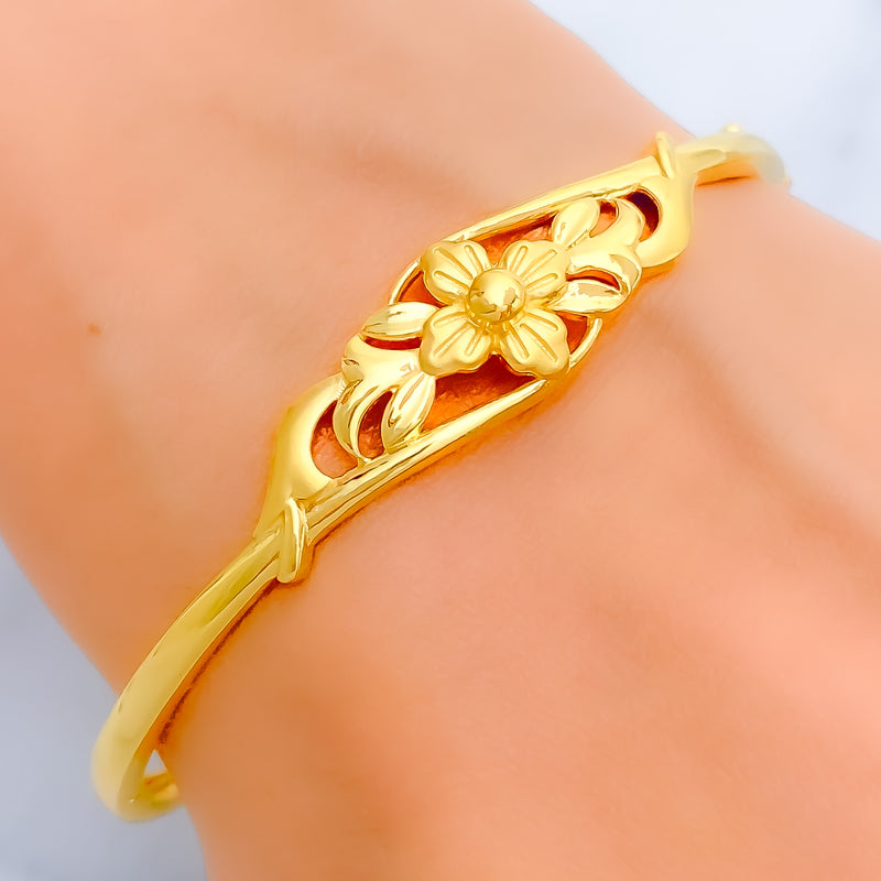 evergreen-floral-motif-22k-gold-bangle-bracelet