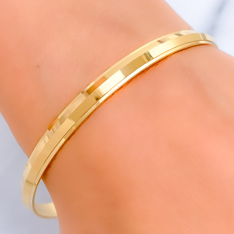 Classic Glossy 22k Gold Machine Bangle 