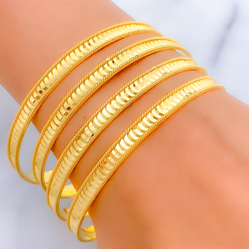 magnificent-shiny-crescent-22k-gold-bangles