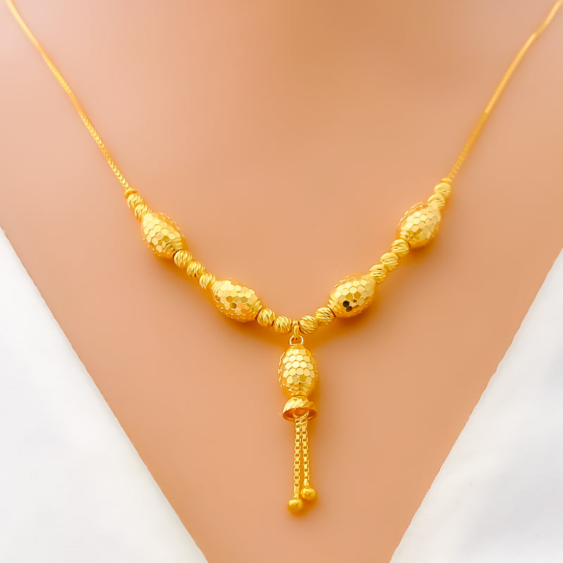 lovely-shimmering-22k-gold-necklace