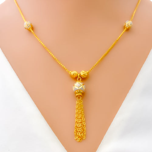 impressive-sleek-22k-gold-necklace
