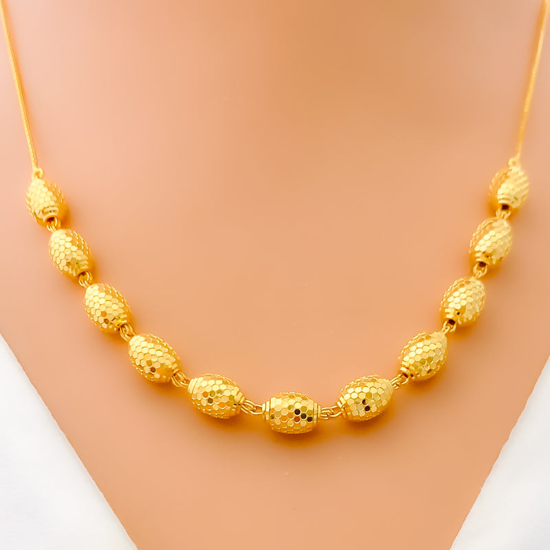 blooming-classy-22k-gold-necklace