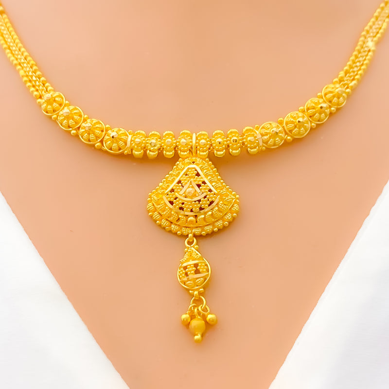 Elegant Fanned 22k Gold Necklace Set