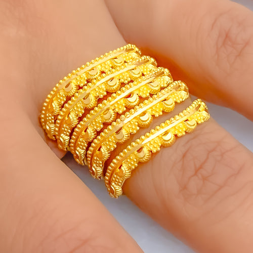 Upscale Floral Lined 22K Gold Spiral Ring