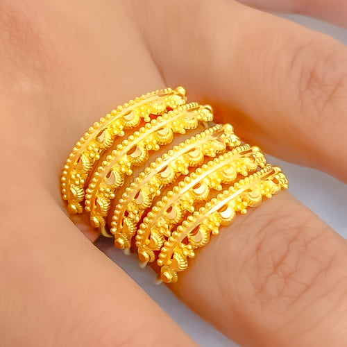 Detailed Extravagant 22K Gold Spiral Ring