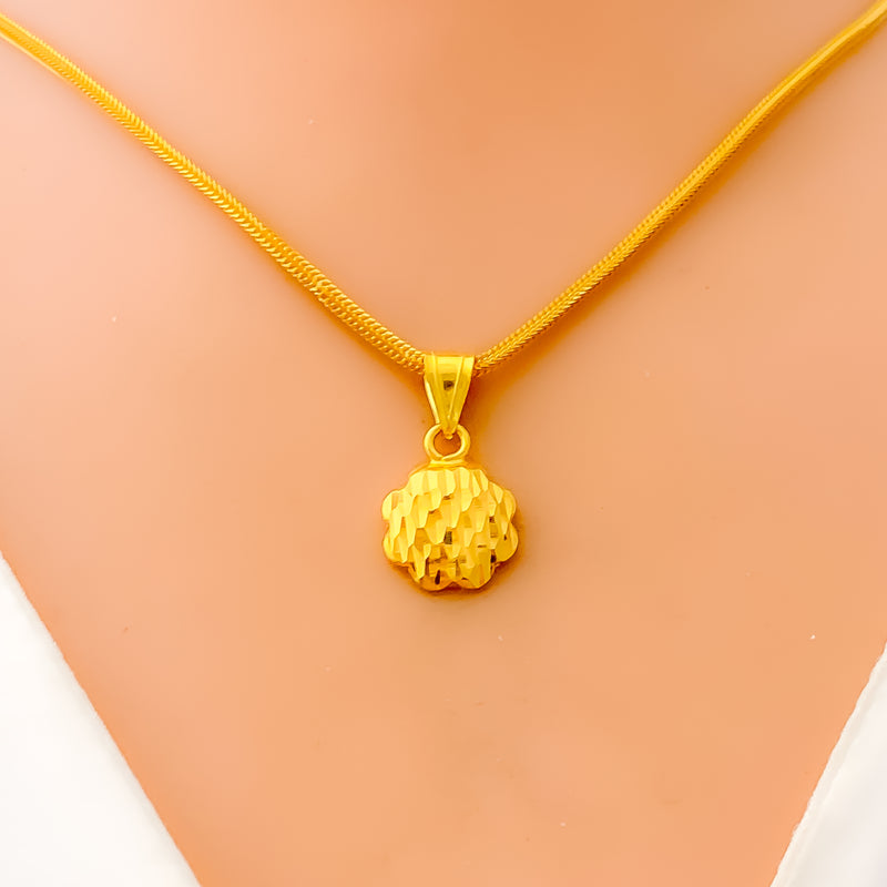 beautiful-modest-22k-gold-pendant-set