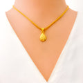 opulent-noble-22k-gold-pendant-set