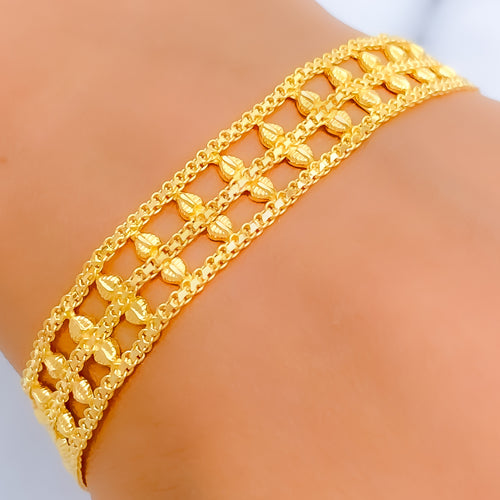 Checkered Leaf 22k Gold Flat Chain Bracelet 