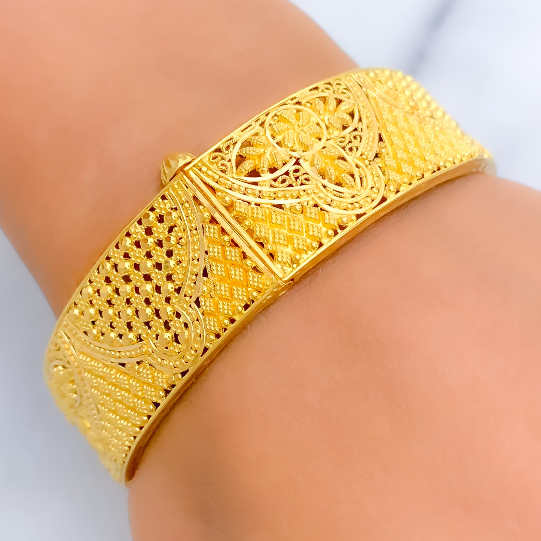 Gold lock online bangles designs