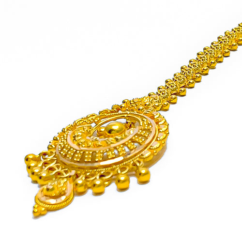 traditional-striped-crescent-22k-gold-tikka