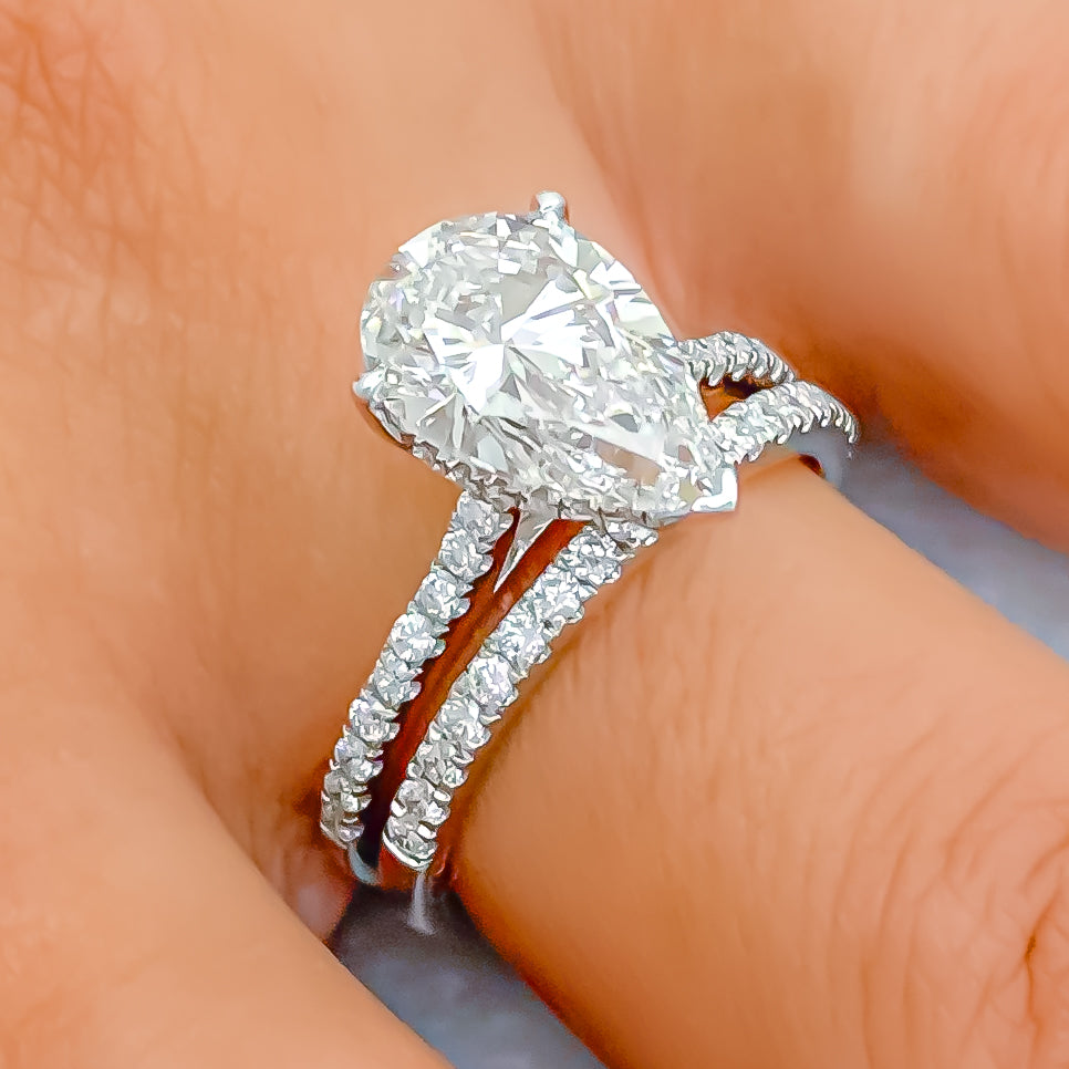 Magnificent Pear-Shaped Diamond 14k Gold Dual Band Ring