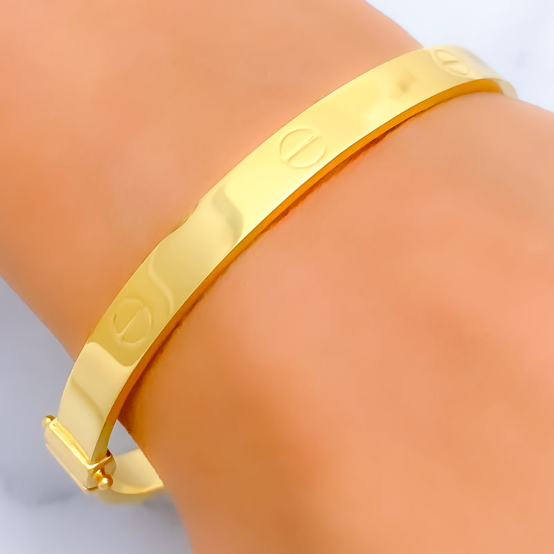 Glossy 21K Gold Medium Screw Bangle Bracelet 