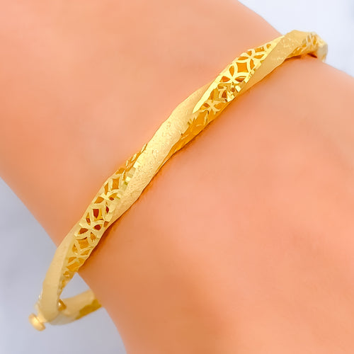 mesh-decorative-22k-gold-bangle-bracelet