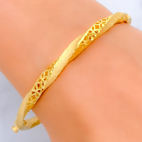 mesh-decorative-22k-gold-bangle-bracelet