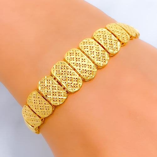 vibrant-opulent-22k-gold-bracelet