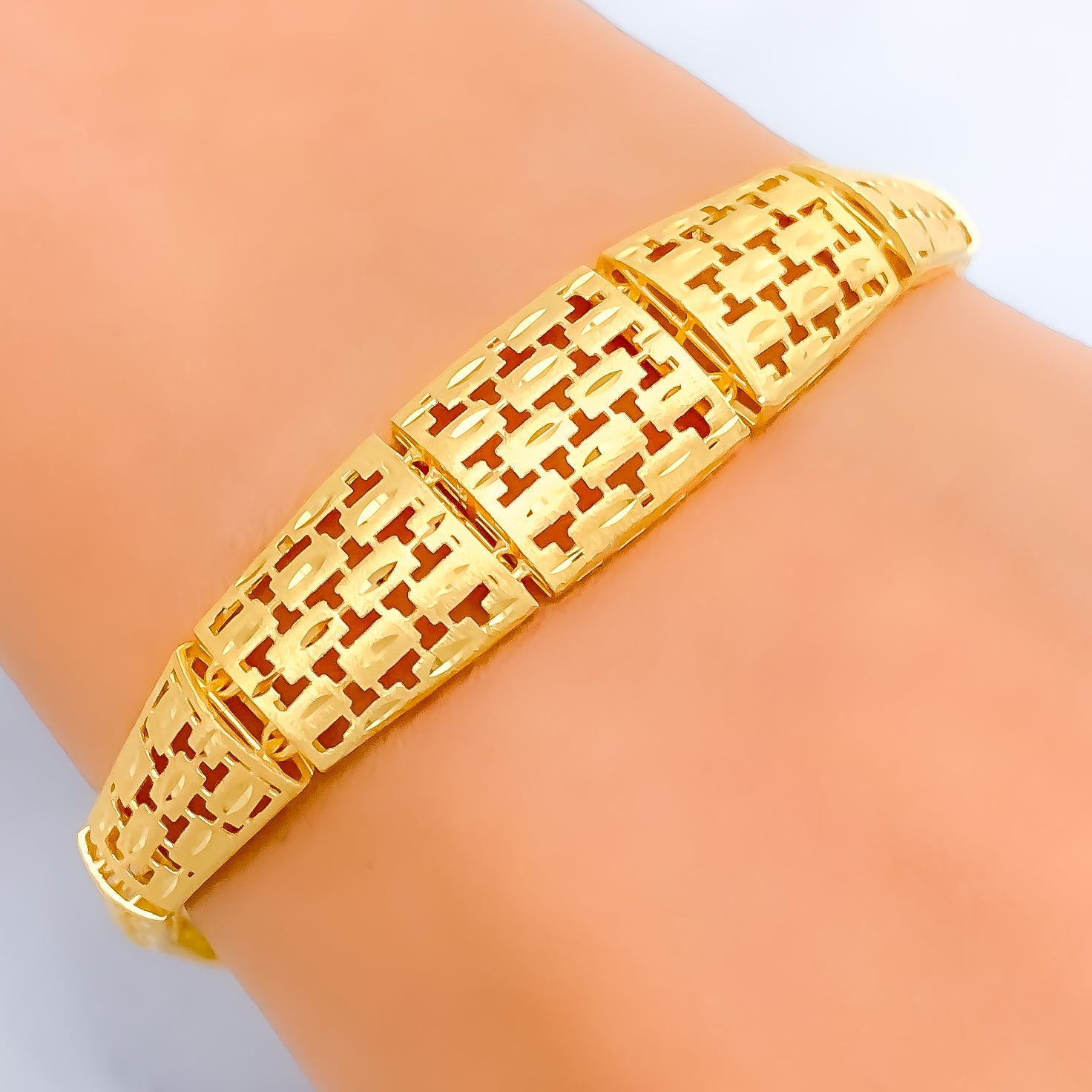 Mesmerising 22KT Gold Ladies Bracelet | Tallajewellers