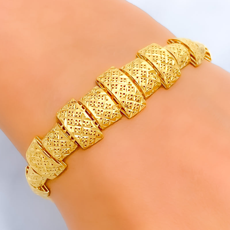 fashionable-classy-22k-gold-bracelet
