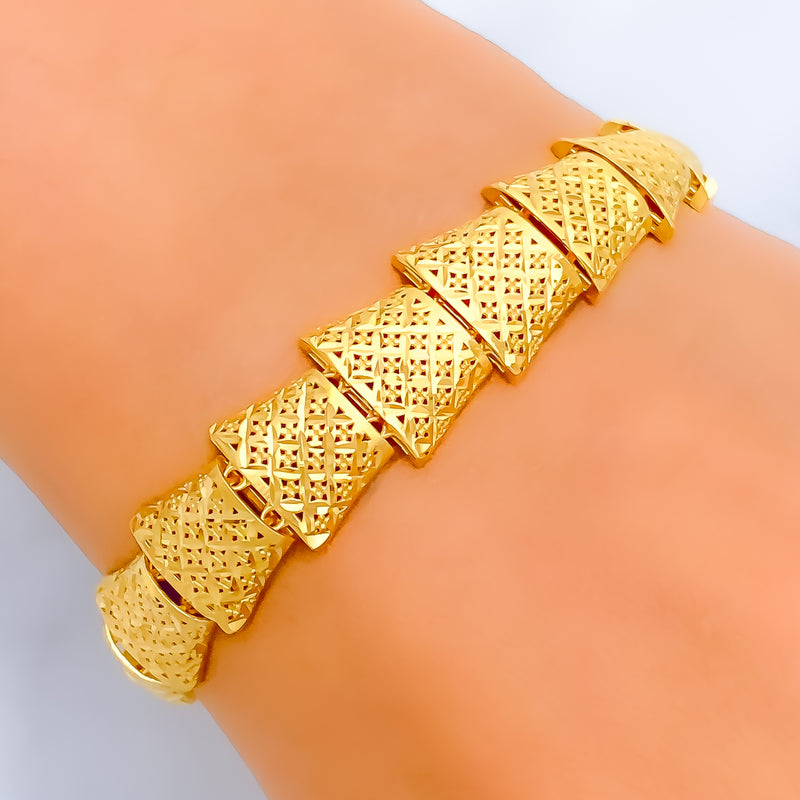 geometric-sleep-22k-gold-bracelet