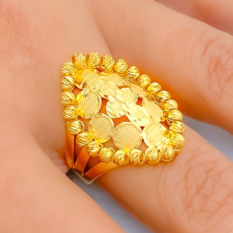 jazzy-shimmering-22k-gold-ring
