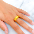 sleek-ethereal-21k-gold-ring