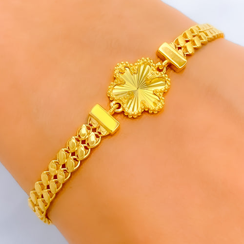 Striking Shiny Flower 21k Gold Bracelet