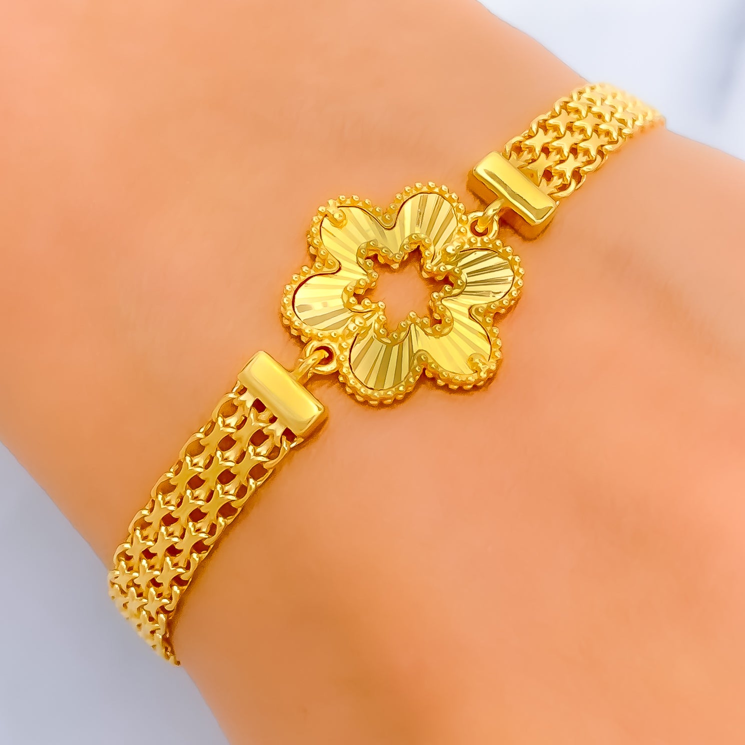 Bold Open Flower 21k Gold Bracelet – Andaaz Jewelers