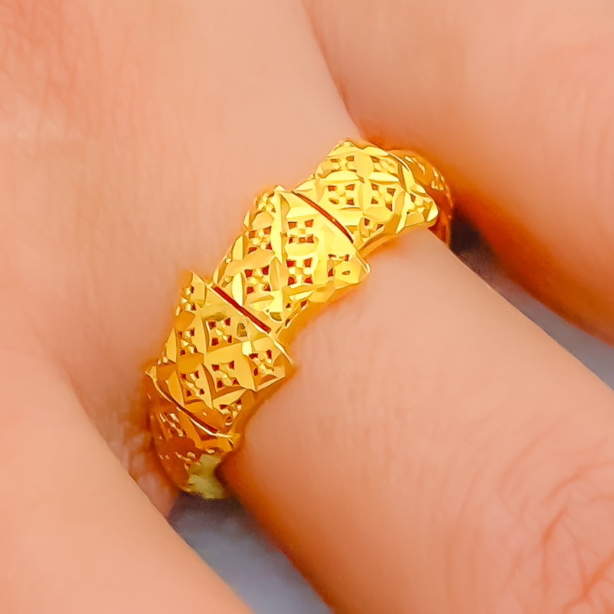 Buy Delicate Stylish Kids Gold Ring - Joyalukkas