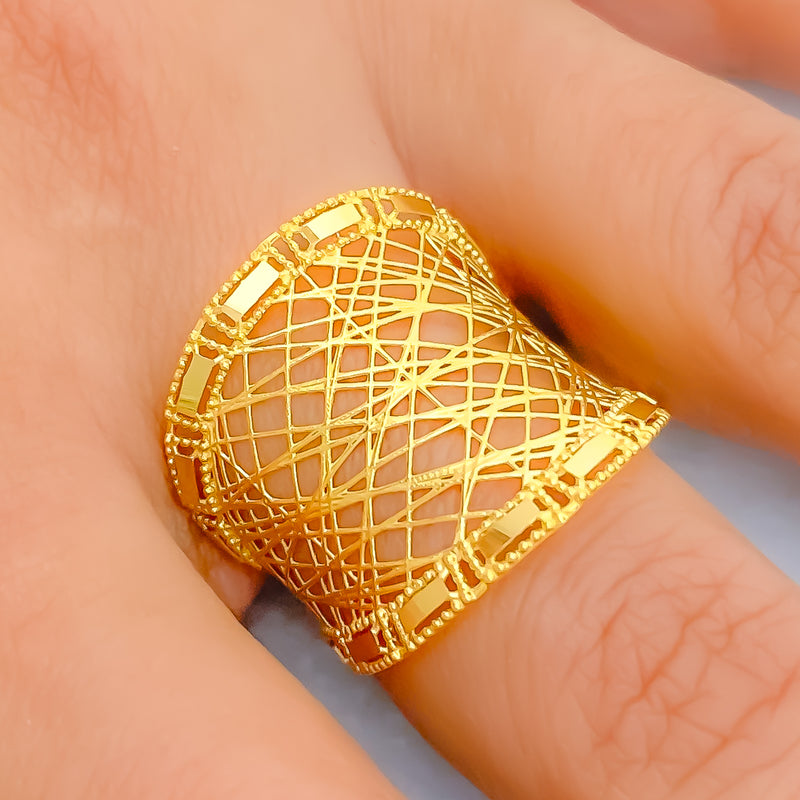 Chic Jazzy 21k Gold Mesh Ring