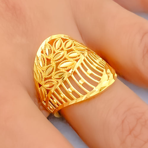 sophisticated-striped-21k-gold-ring