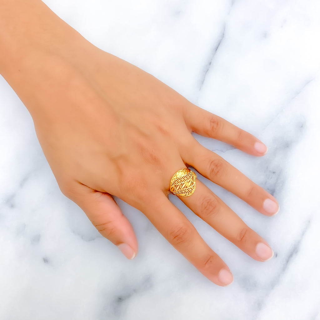 Reflective Striped 21k Gold Leaf Ring – Andaaz Jewelers