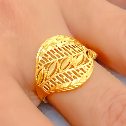 reflective-striped-21k-gold-leaf-ring