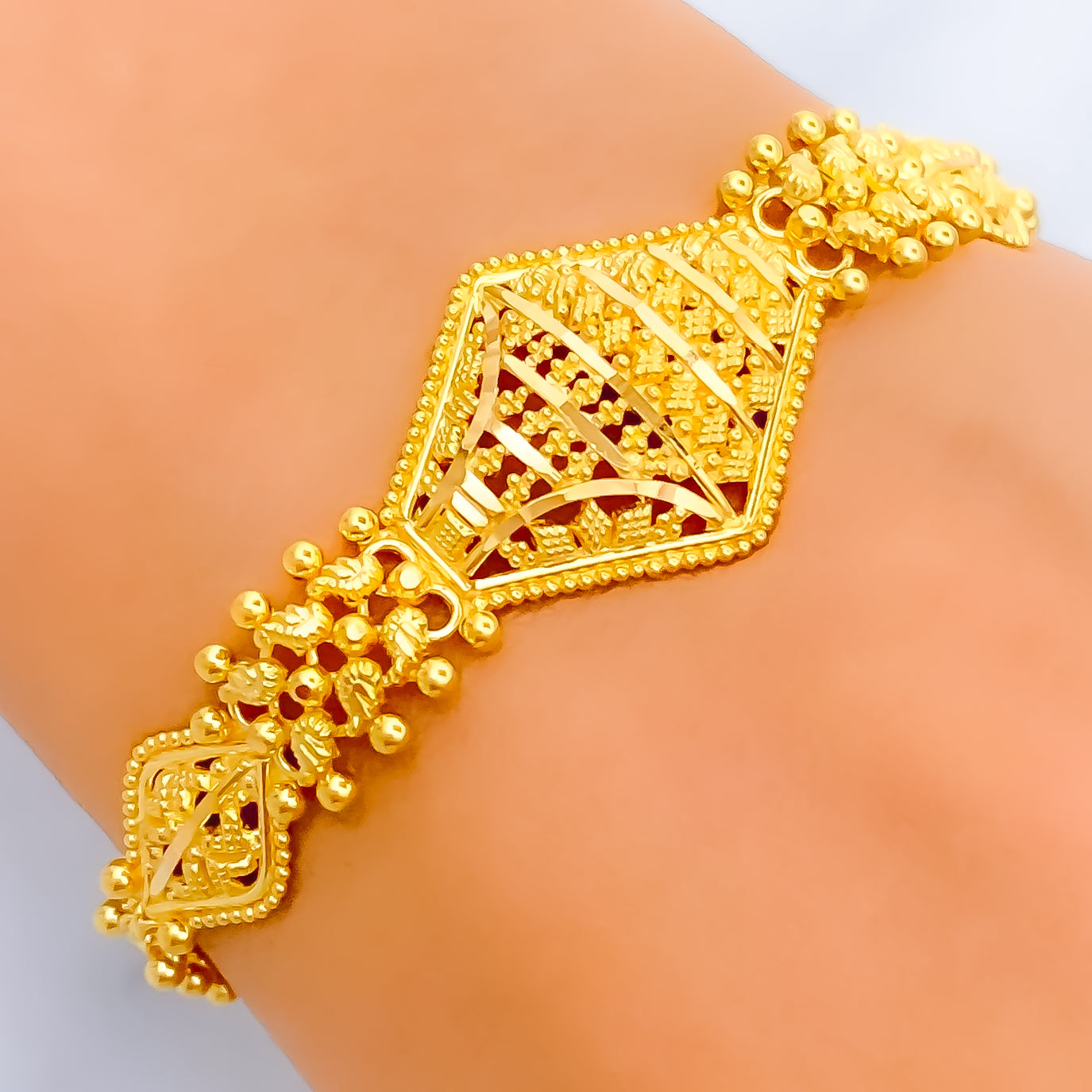 22K Yellow gold Men's Bracelet Beautifully handcrafted diamond cut design  106 | eBay