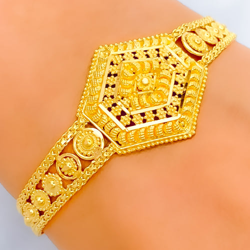 Graduating Geometric-Shaped 22k Gold Bracelet 