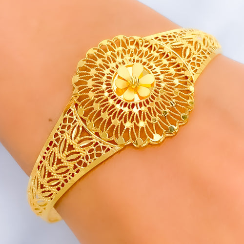 elegant-netted-flower-22k-gold-bangle-bracelet