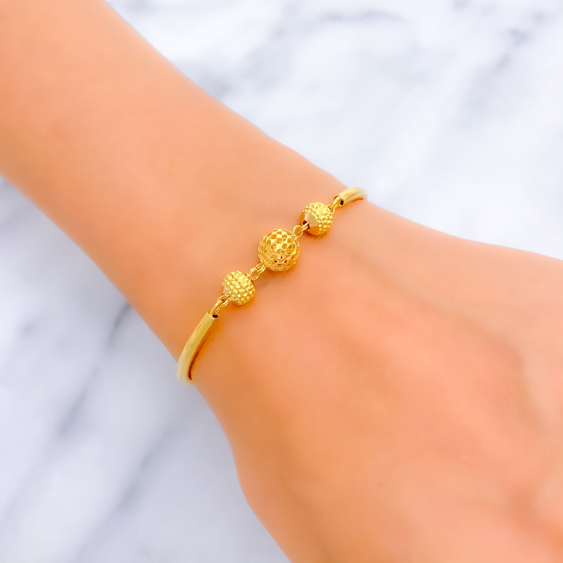 Amazon.com: Chargances Boho Butterfly Ring Bracelet Hand Harness Chain for Women  Gold Slave Chain Finger Ring Bracelets Hand Chain Fahsion Hand Jewelry for  Women and Girls (Style 1) : Clothing, Shoes &