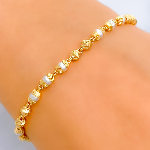Special Dainty 22k Gold Pearl Bracelet 