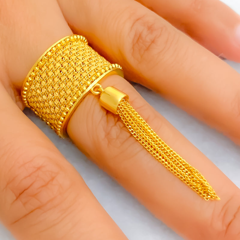 Distinct Dangling Chain 21k Gold Ring