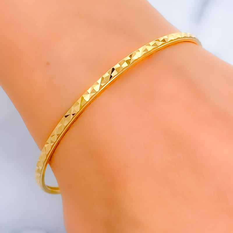 thin-everyday-glowing-22k-gold-bangle