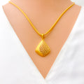 charming-twinkling-turk-21k-gold-pendant-set