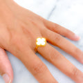 Gorgeous Mother Of Pearl 21K Gold Ring