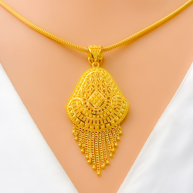 Gorgeous Dangling Chain 22k Gold Pendant Set 