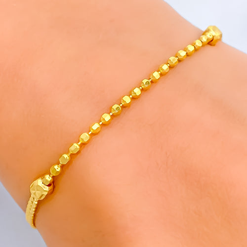 dainty-chic-22k-gold-bracelet