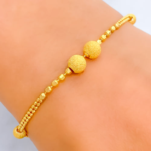 sparkling-jazzy-22k-gold-bracelet