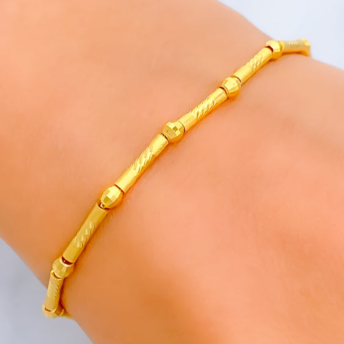 posh-interlinked-22k-gold-bracelet